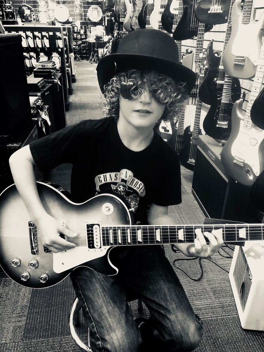 OldhamBrent's tweet photo. @Slash thanks for inspiring this guy and all the next generation guitar players! https://t.co/doML1orwJ6
