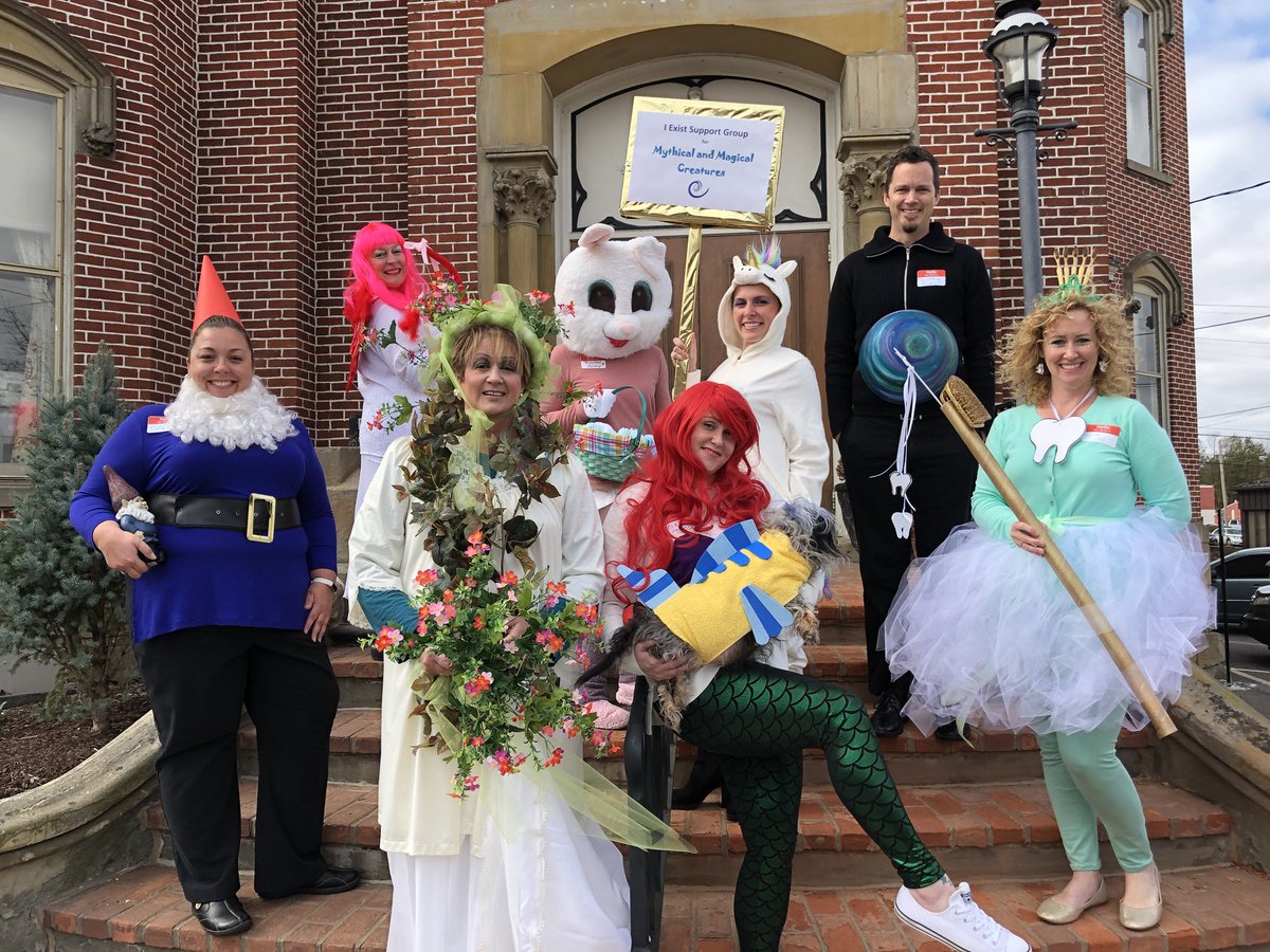 Chamber &amp; <a href="/chooserichland/">RCDG</a> staff out visiting downtown biz. The “I Exist!” Support Group. A fun afternoon! #RichlandRocks #HappyHalloween