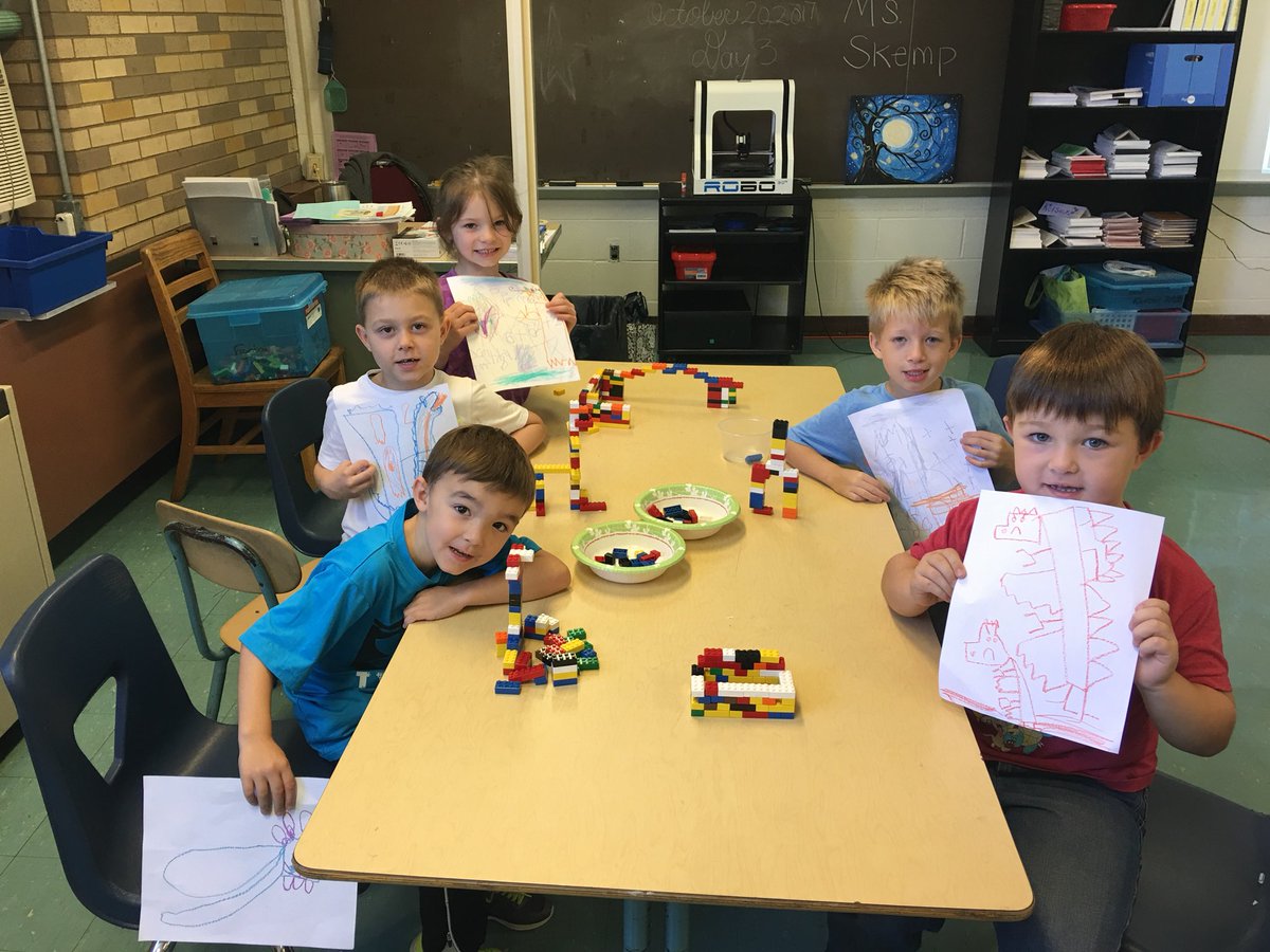 mrs_coss's tweet image. #Kindergarten Ss at #regencypark worked through #theengineeringprocess to #design and #build #lego castles! #plumlearns @jhplum