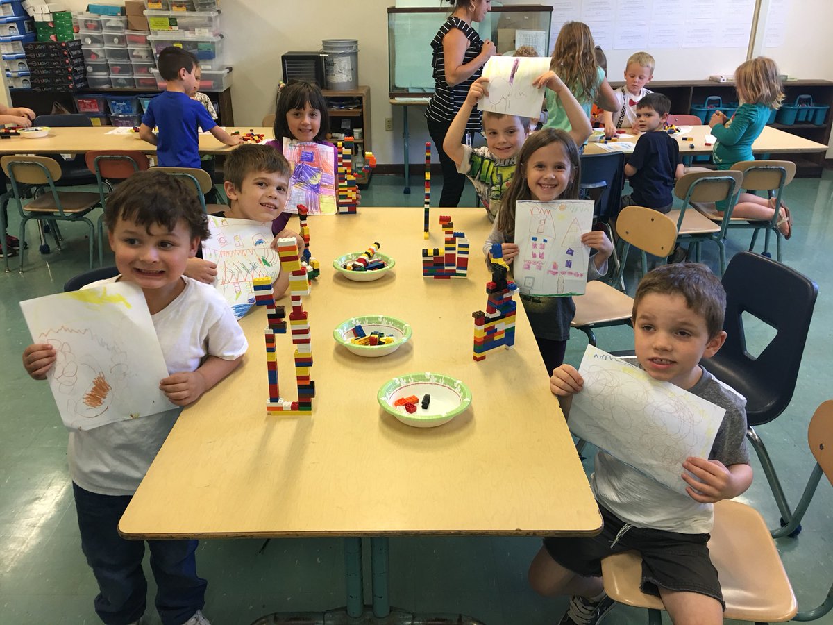 mrs_coss's tweet image. #Kindergarten Ss at #regencypark worked through #theengineeringprocess to #design and #build #lego castles! #plumlearns @jhplum