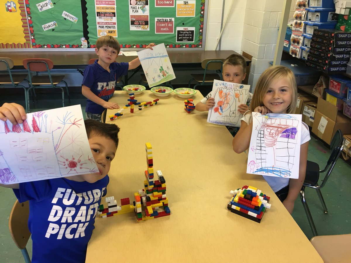 mrs_coss's tweet image. #Kindergarten Ss at #regencypark worked through #theengineeringprocess to #design and #build #lego castles! #plumlearns @jhplum