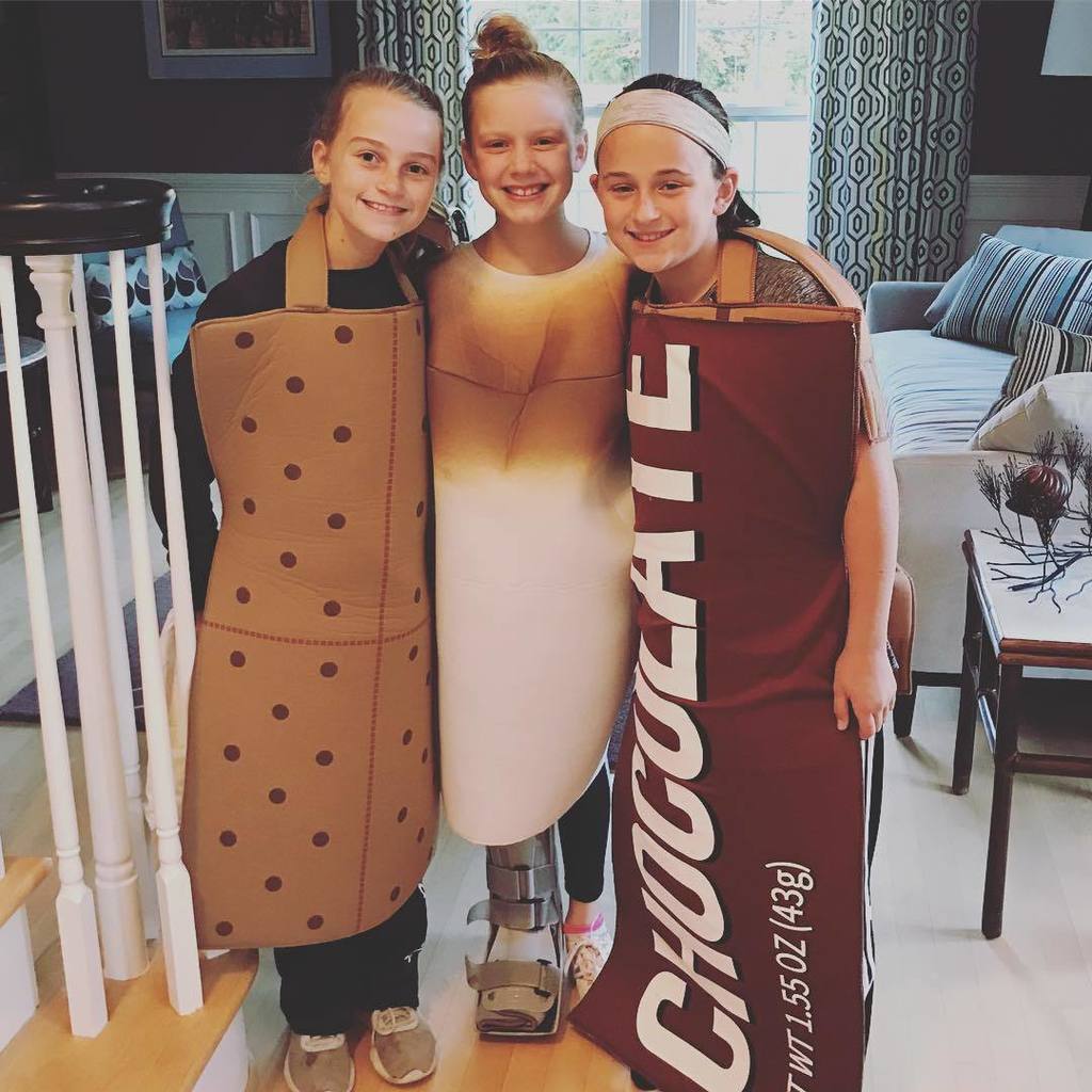 teachmama's tweet image. I’ll have s’more, thankyouverymuch.  But please take the boot. 
#nomoreboot #halloweencostume #threefriends #graha… ift.tt/2z53dpn