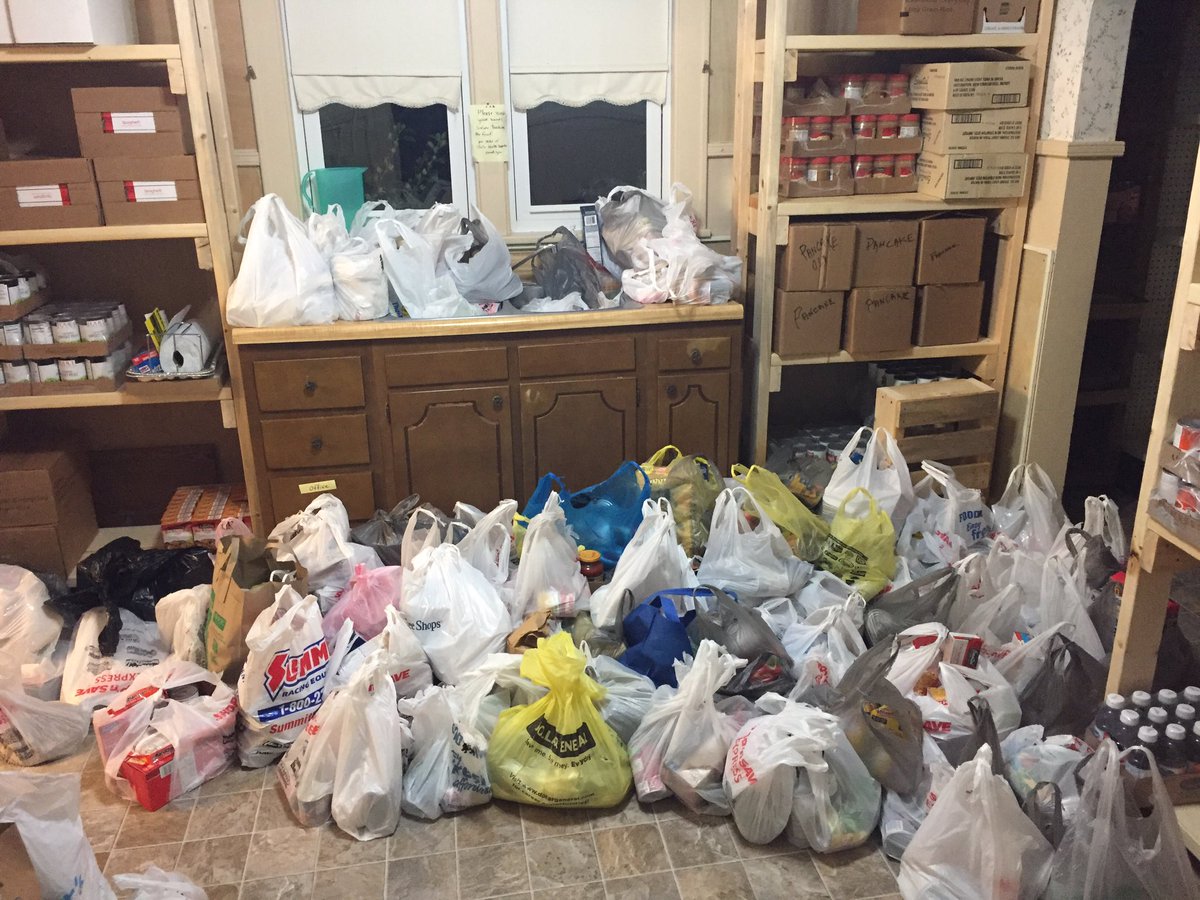 PHSMathmagician's tweet photo. Thanks to NHS and all who helped collect 570 lbs for the food pantry at tonight's Knock for the Needy! https://t.co/UKMovsOu2e