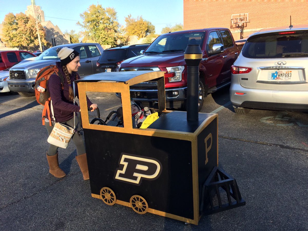 ariane_marie's tweet photo. My 3yo nephew is in a wheelchair. His Purdue alum dad made him this awesome costume! 😎 #HappyHalloween #BoilerUp https://t.co/a3Wdd5ENrO