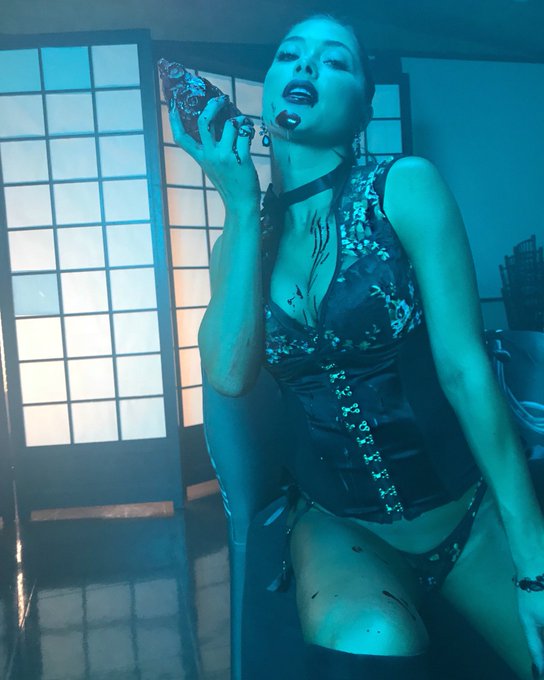 Mrs. Eat your Fk’n ? out. ?
#mood #happyhalloween #boo https://t.co/tJJXbjz1JB