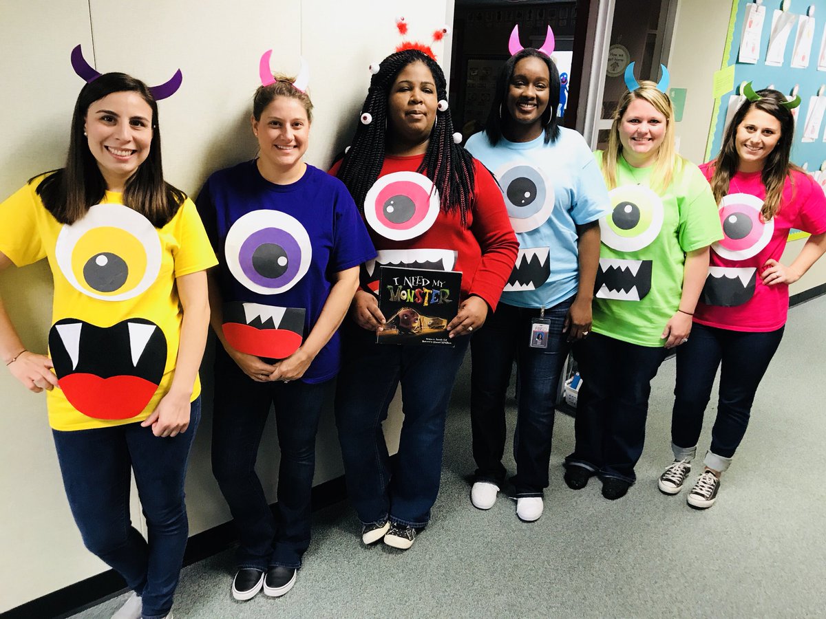 MrsVance_Kinder's tweet photo. Book character parade today! @BPE_Broncos @Mrs_Briere @MsLopez_Kinder @MrsFlowersBPE #BPEKinder https://t.co/x9qh3NmTjN
