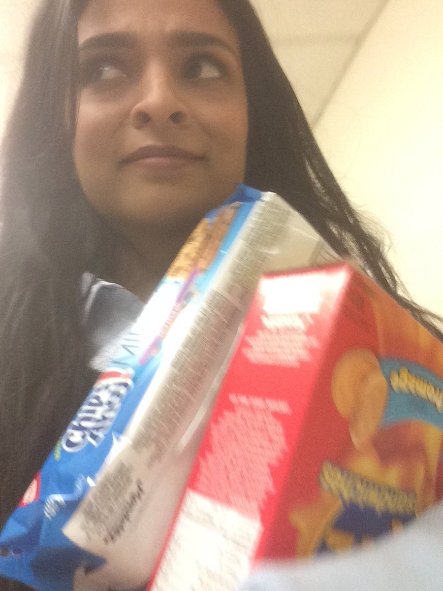 AimenM5's tweet photo. So I went looking for a vending machine and a teacher offered me snacks instead...walk back to class like..#Legend #TrickOrTreat https://t.co/eVaj40sBin