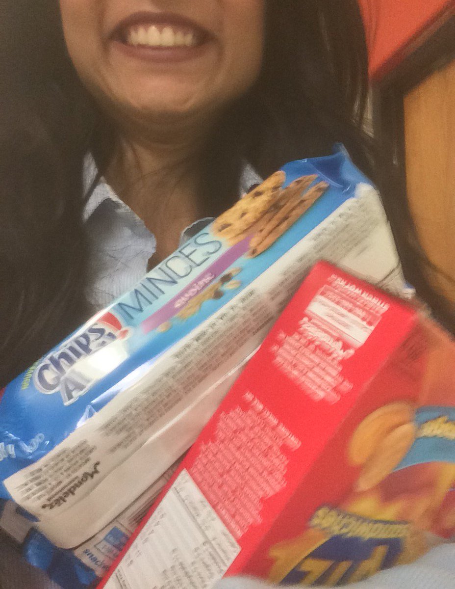 AimenM5's tweet photo. So I went looking for a vending machine and a teacher offered me snacks instead...walk back to class like..#Legend #TrickOrTreat https://t.co/eVaj40sBin