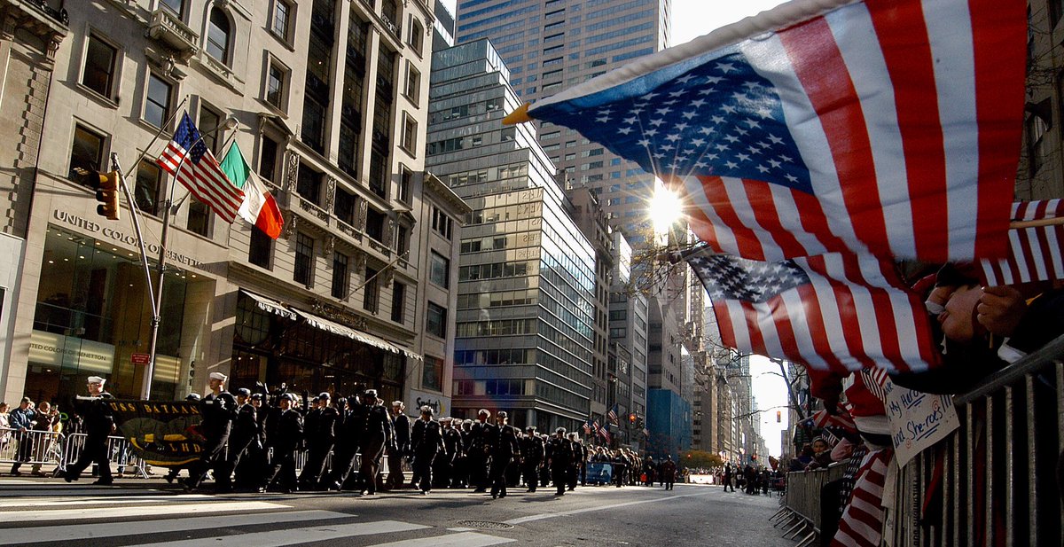 американцы лучшие. сша два часа назад. сша люди. человек с флагом сша. Usa video.