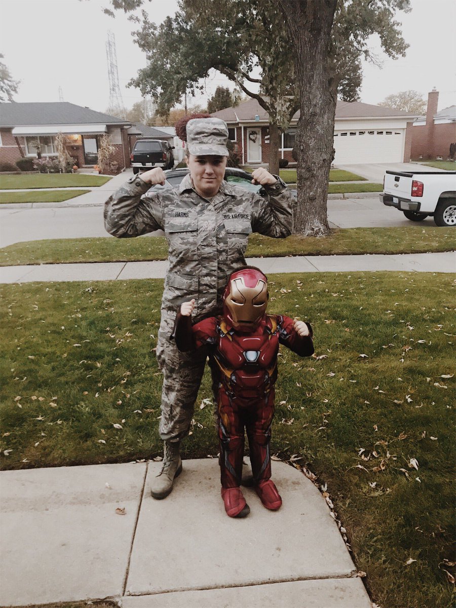 beccaharms10's tweet photo. Saving the world. https://t.co/ueMg6kxt2a