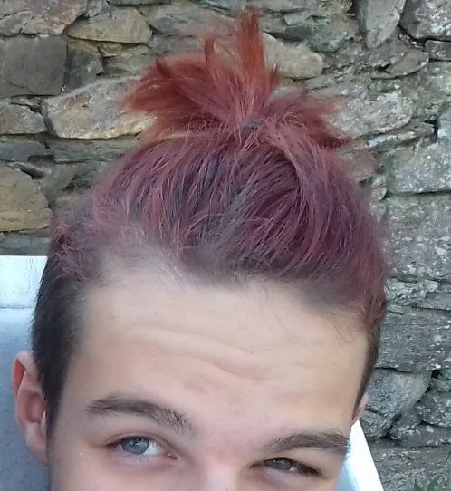 jsulediable's tweet photo. #PosteTesCheveux hashtag de merde https://t.co/8L0A693vej