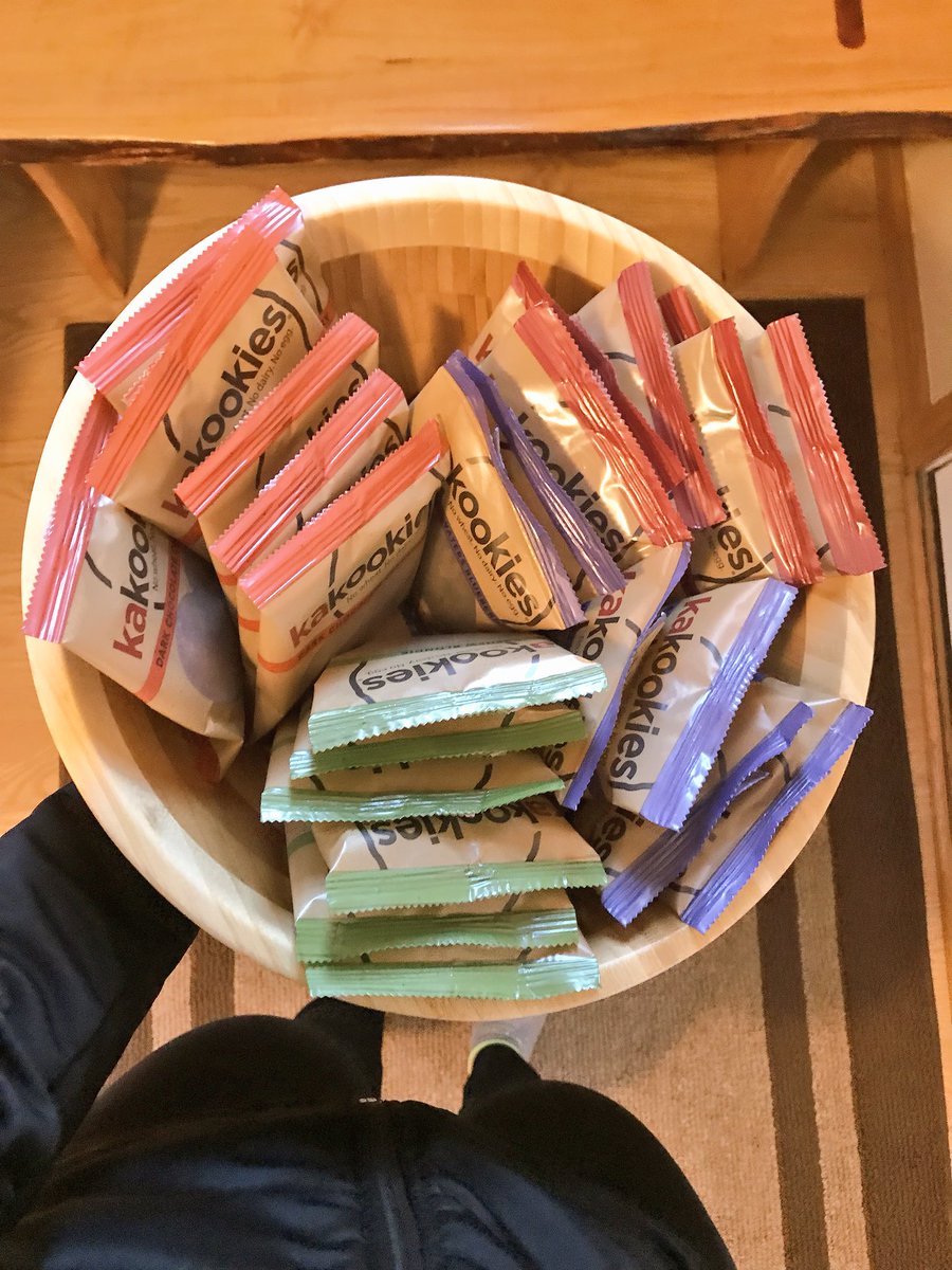 Kakookies's tweet photo. Lucky kids tonight! 😀 #CleanEatsYummyTreats #TrickOrTreat #HappyHalloween #Halloween #Superfood #Snacks #Treats #CleanEating https://t.co/ZnsboCC1r3