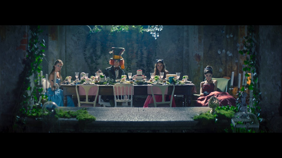 AleTurchi's tweet photo. Kiko #Halloween2017: il video ispirato al romanzo 'Alice in Wonderland' #beauty #advertising #Low @thebignow  https://t.co/kJedhZIZCj https://t.co/8KzsefuFfg