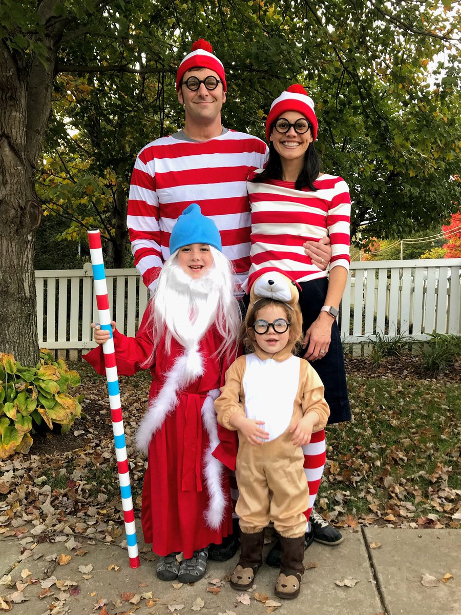 chandraosborn's tweet photo. Happy Halloween, y’all. 🎃 👻 👨👩👧👦@MattDudleyTN #whereswaldo #waldo #wenda #woof #wizardwhitebeard #EastNashville https://t.co/yjCcPkr7uE