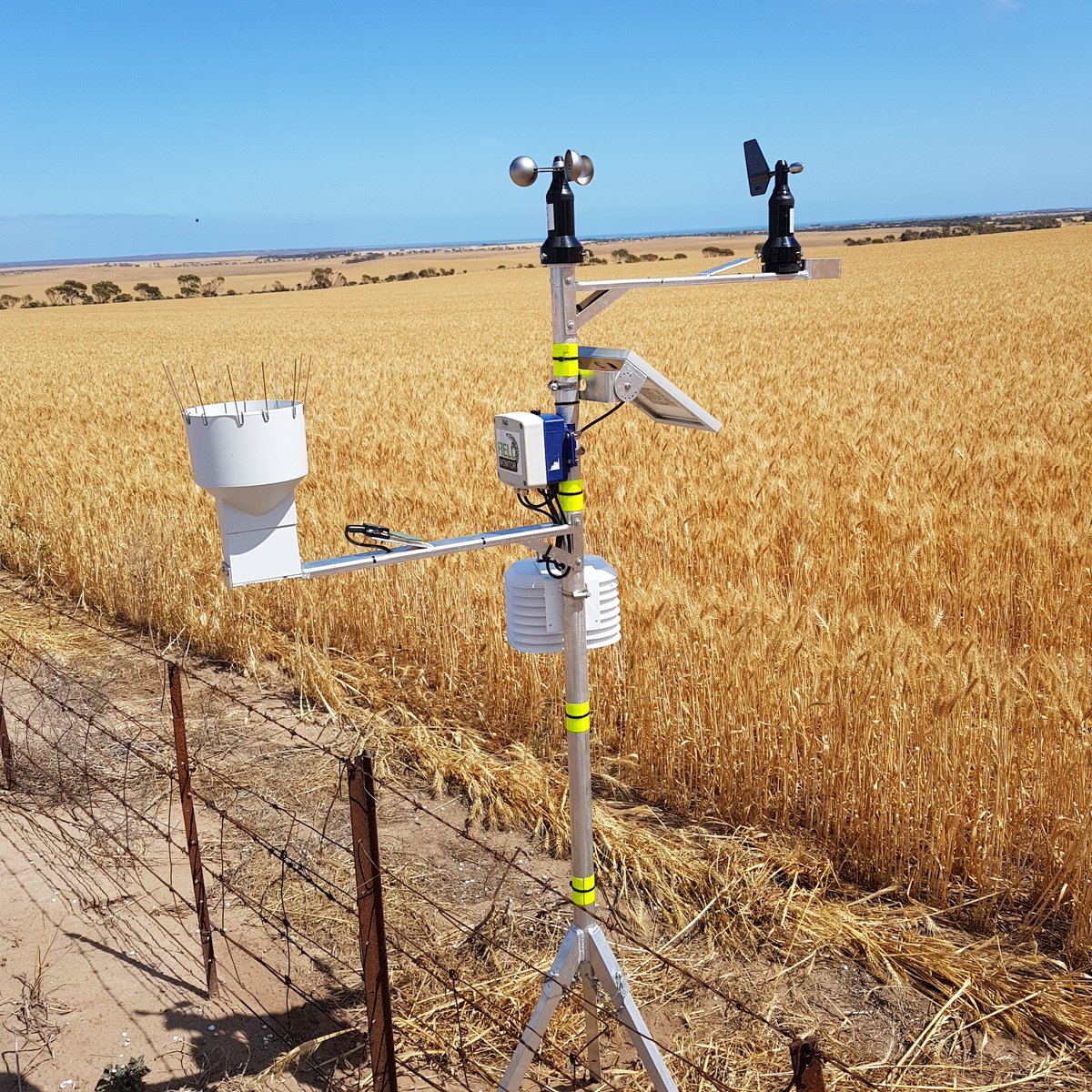 agbyte_leet's tweet photo. Cracking view out over the sea for this newly commissioned #FieldMonitor south of Moonta. #Shouldbefishing https://t.co/MEb20i9nGl