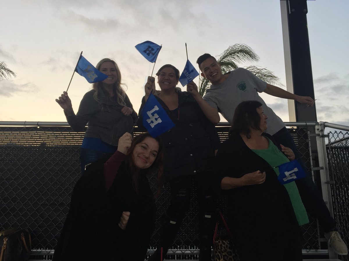 LaHabraHS's tweet photo. Love our water polo fans!!! 🤽🏻‍♂️ @ocvarsityguy @ocvarsity @SoCalSidelines #cif17 @Highlanders_LH https://t.co/z0NCFkHX5J