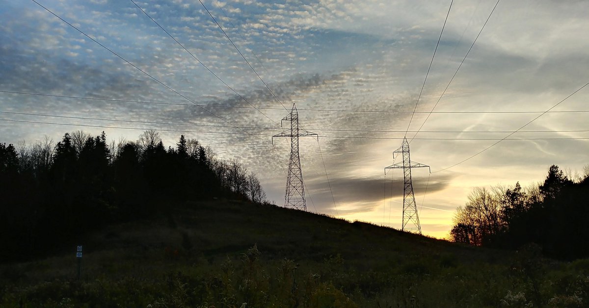 cstwrt's tweet photo. Trent U, Ptbo: hydro corridor (and trail cut) overlay; drumlin...
#documentinglandscape https://t.co/NdoDII8w5w