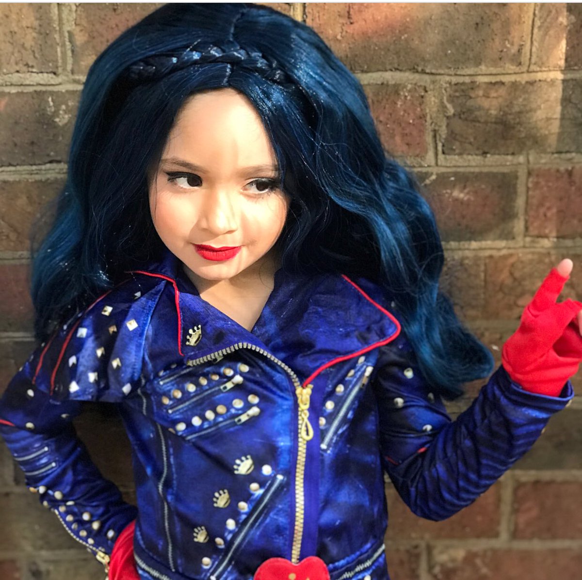 Cdonnej's tweet photo. @TheEllenShow Mila in real life and a VK at heart! This girl loves #Descendants2 and rocks out to the songs everyday @SofiaCarson https://t.co/rTQtX1rm8A