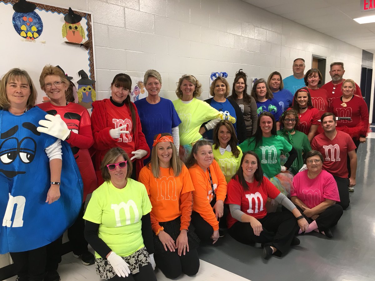 WolfPackWCHS's tweet photo. #WChalloweenhowl #WCHSWolves @WestCler https://t.co/nBaug1IFiV