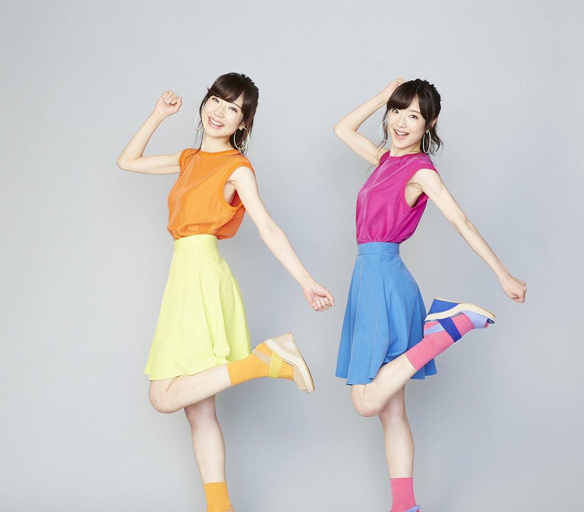 Mika Rika フリー素材アイドル Auf Twitter おはよ 11月スタート さーて 今月もいっくぞー E O E O みんな良い月はじめの１日を フリー素材 肖像権放棄 自由に使ってね 商用私用ok 無料素材 私たち 無料です Mikarikafree 双子