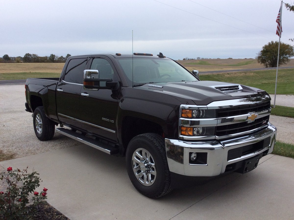 ehrichbrian's tweet photo. New customer says he saved money on seed costs and gets a new pickup. Couldn’t be happier. #commitmentrewards @BecksHybrids https://t.co/3xGY9JdLer