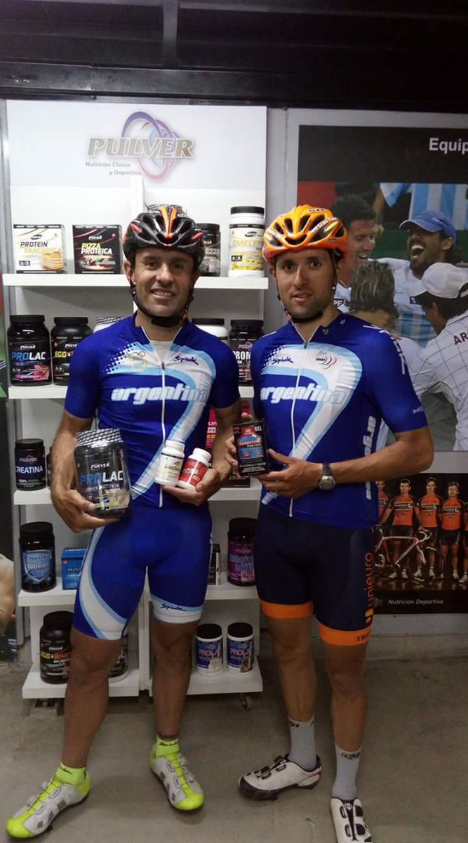 Sebatolosaok's tweet photo. Despues de un duro entremamiento pasamos por los mejores suplementos @alimentospulver @elpampaferrari @CascosNaranjas1 gracias por estar!! https://t.co/LDmyAKwvrr