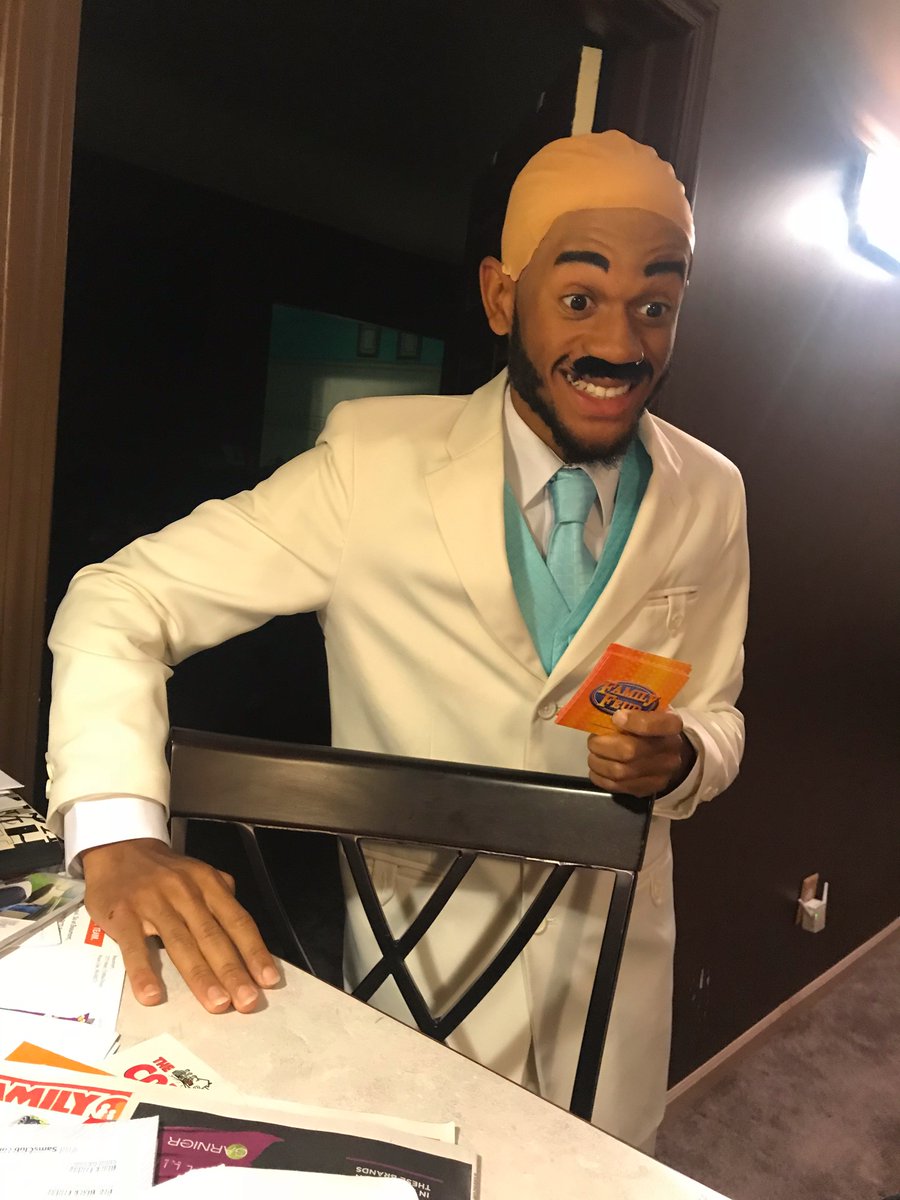 DemetriusHarmon's tweet photo. It's time to play...Family Feud!
#Halloween2017 https://t.co/hvIGaWCvpv