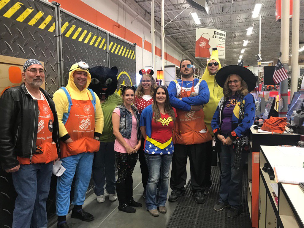 Cory_L_Martin's tweet photo. 2747 getting into the Halloween spirit! @lisa_looker @anzarut1 #mwoct2017 https://t.co/XzfWic8kre