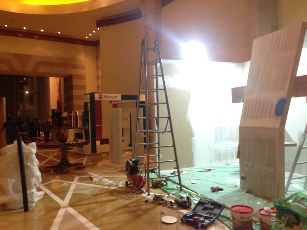 DigitizeSummit's tweet photo. Working hard to make sure you get the most of #CloudWeekend 2017! Stay tuned for full coverage of the summit tomorrow! #DigitizeTomorrow https://t.co/r6uHgM9Oza