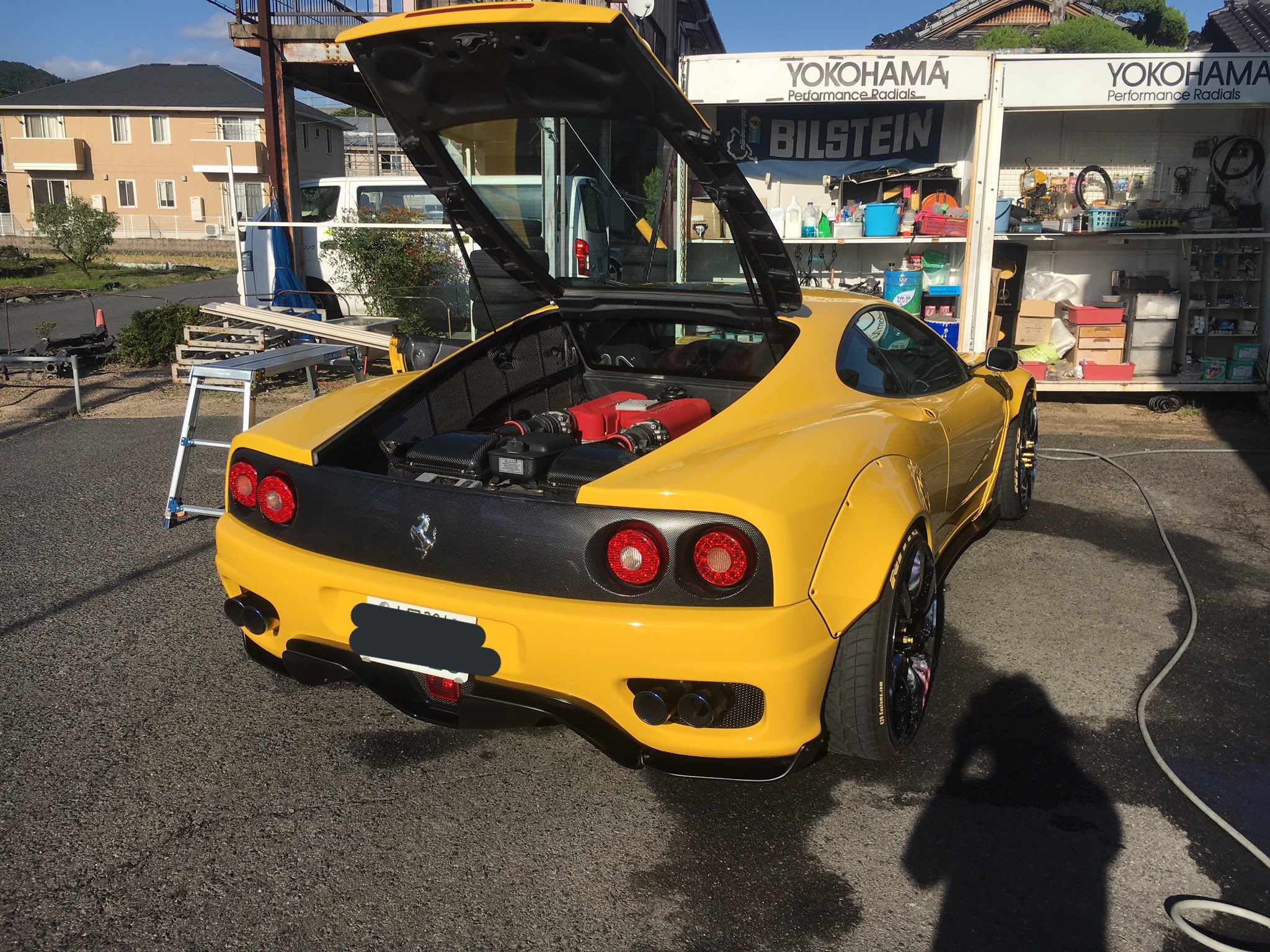 フェラーリファン必見!!跳馬のブックスタンド他デスクステーショナリー