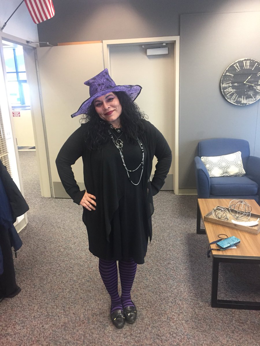 PatChavez2021's tweet photo. Carter High School Staff Spirit @carterlionsasb @RialtoUSD https://t.co/iAycKrg42C