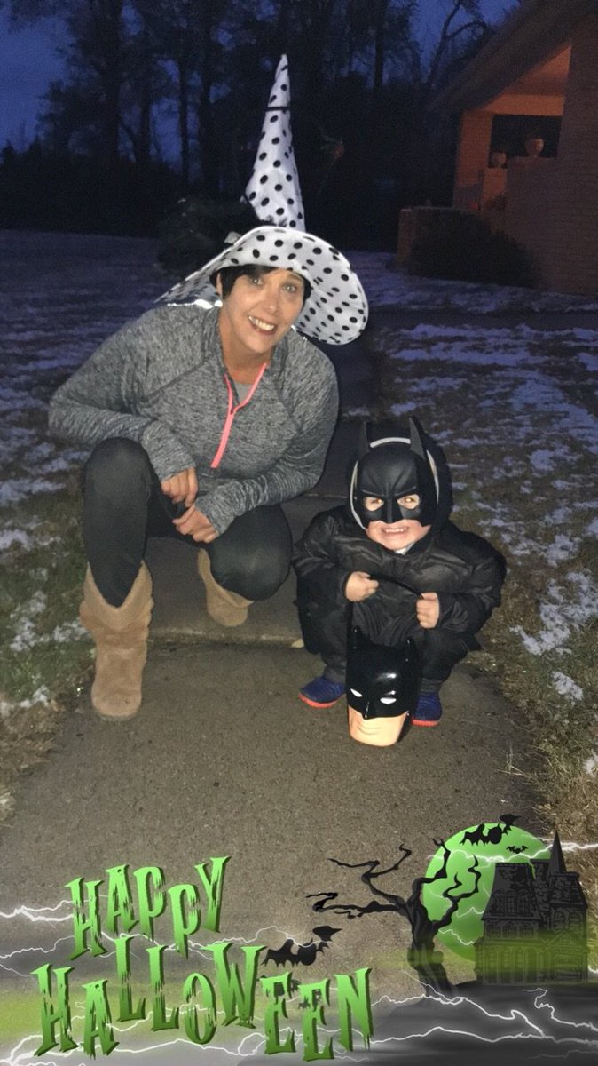 Tcw99's tweet photo. Trick and treating with my favorite guy tonight! #Batman #candy #HappyHalloween https://t.co/kmzHp6VAnY