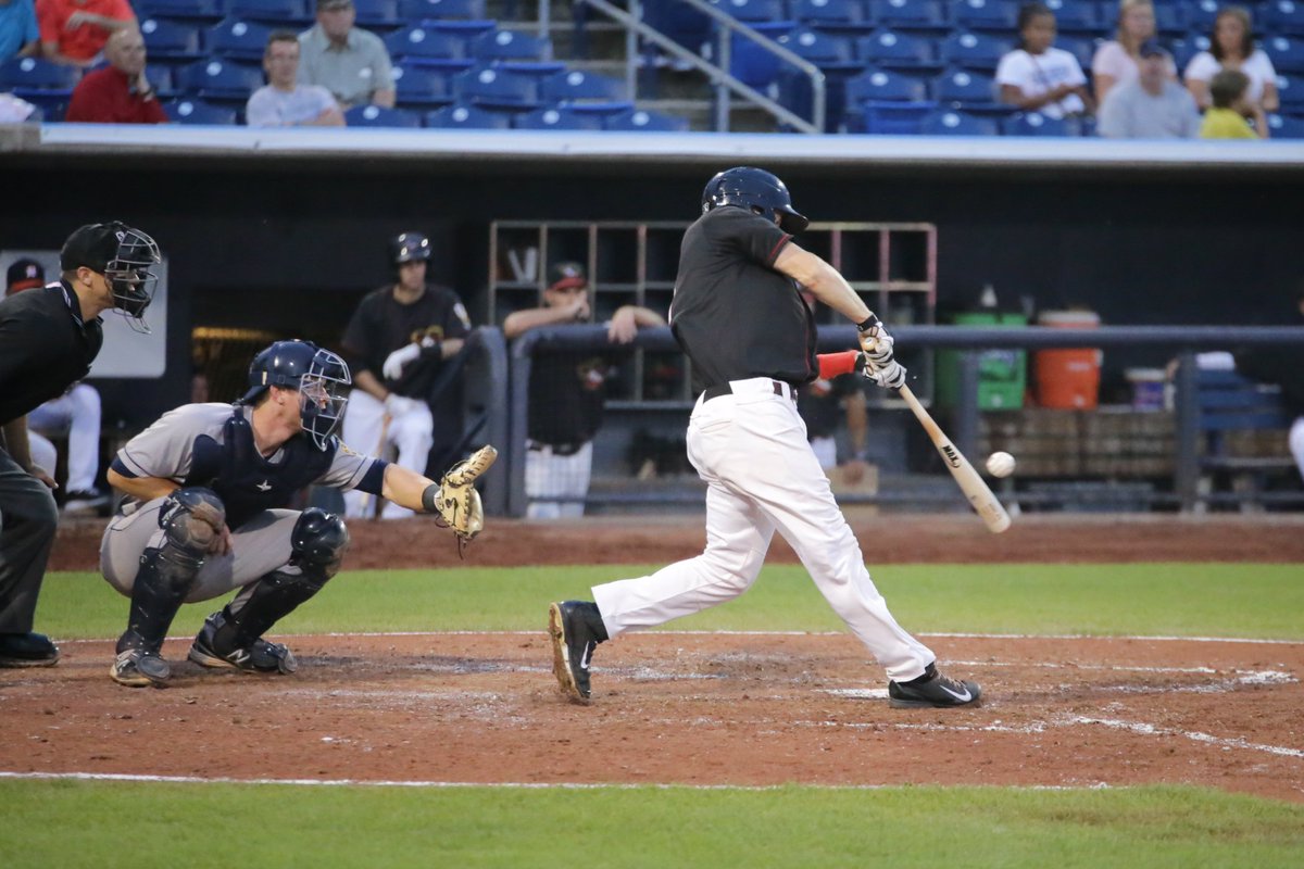 QCBanditPhotog's tweet photo. 8/6/2014 @rbottger05 drives in George Springer for @QCRiverBandits #EarnHistory https://t.co/YciTbcGPAE