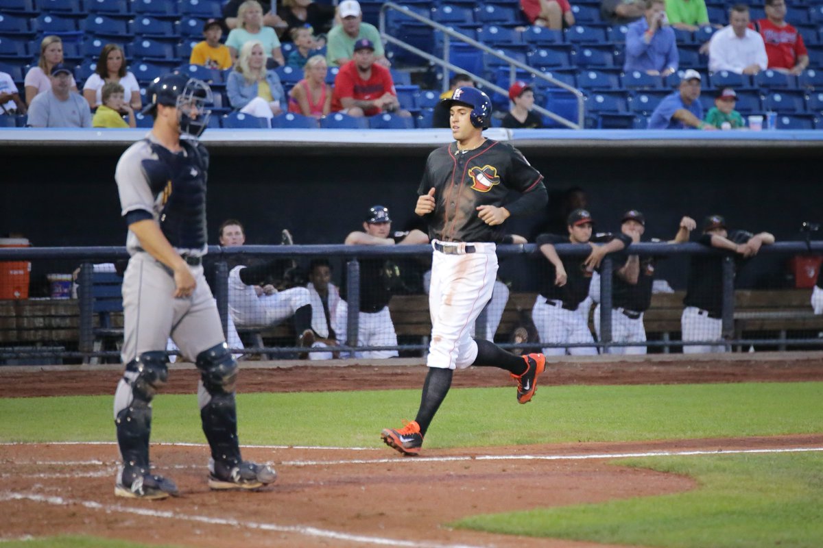 QCBanditPhotog's tweet photo. 8/6/2014 @rbottger05 drives in George Springer for @QCRiverBandits #EarnHistory https://t.co/YciTbcGPAE