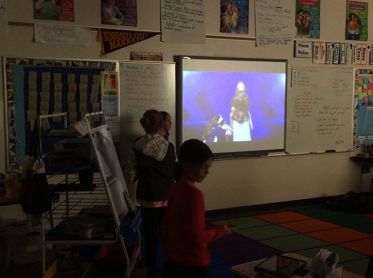 mrberlingsclass's tweet photo. Presenting their self assigned homework to the class! Amazing seeing the work and creativity of our students #diamondpath #creativitymatters https://t.co/voJZwViuOh