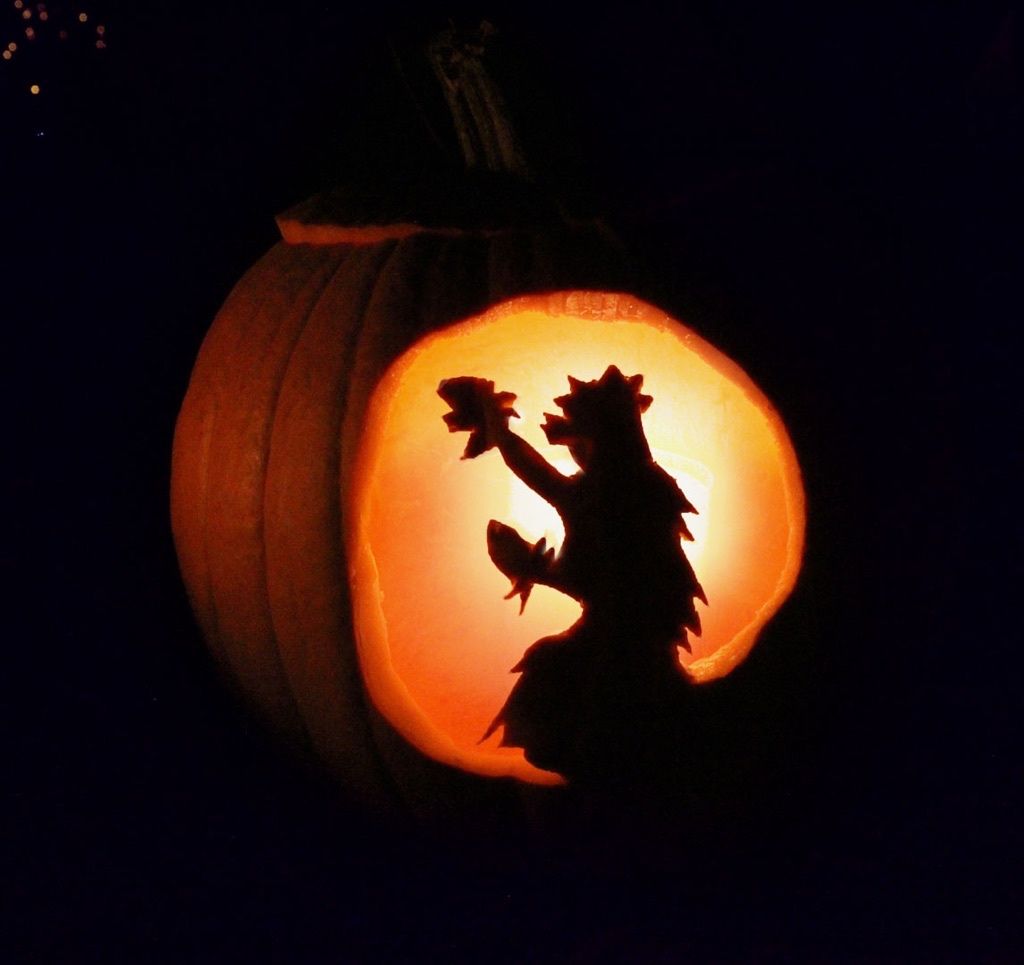 DiamondHeadLuau's tweet photo. Happy #hulaween everyone! https://t.co/c2TiaIL3FJ