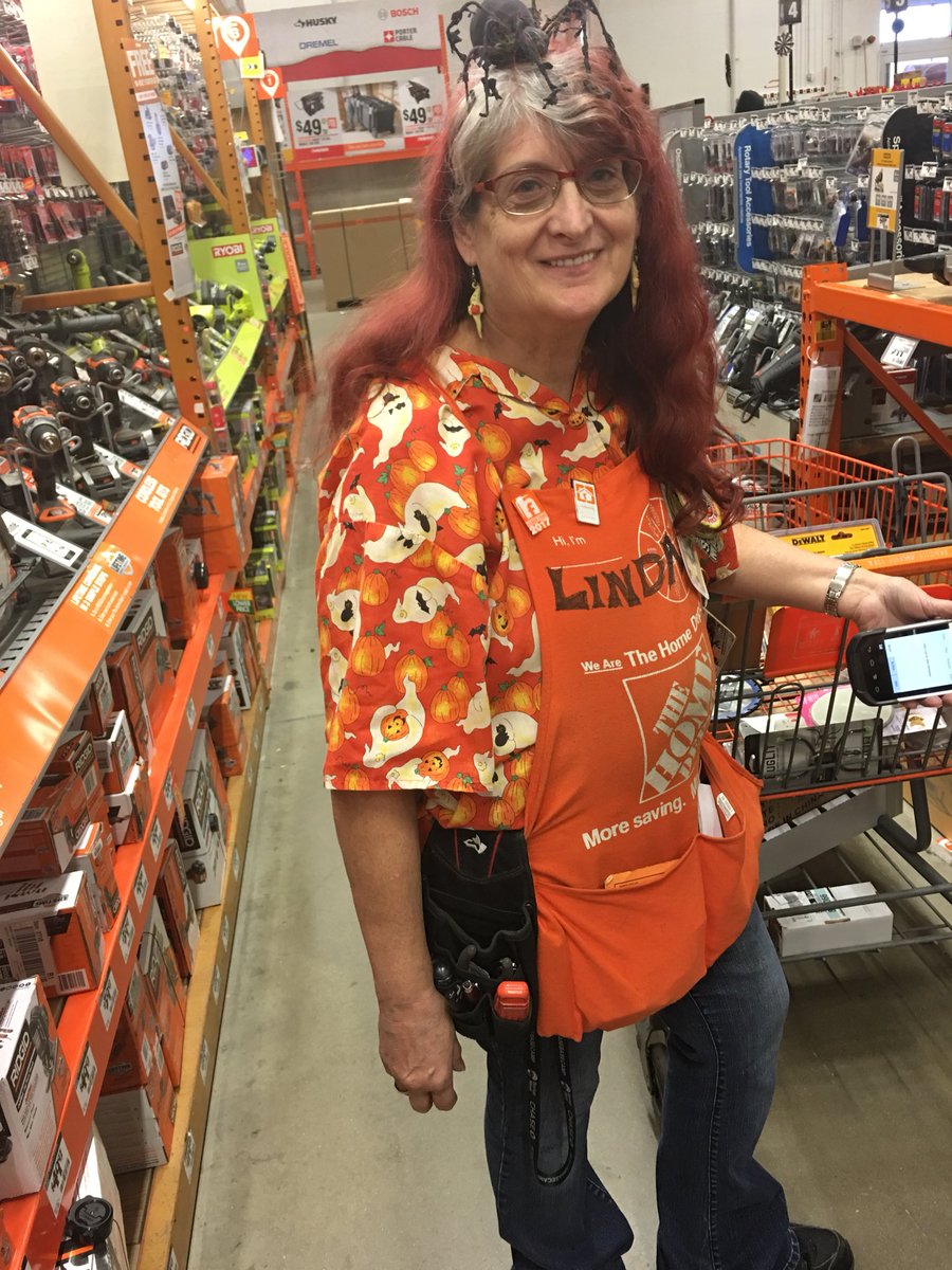 GSimenton's tweet photo. Halloween fun at the Harper Woods Home Depot! #MWSpirit17 #MWOCT2017 @Jvmvp35Diane @SWHR33 @HWHD2718 https://t.co/XoPQUH3OSq