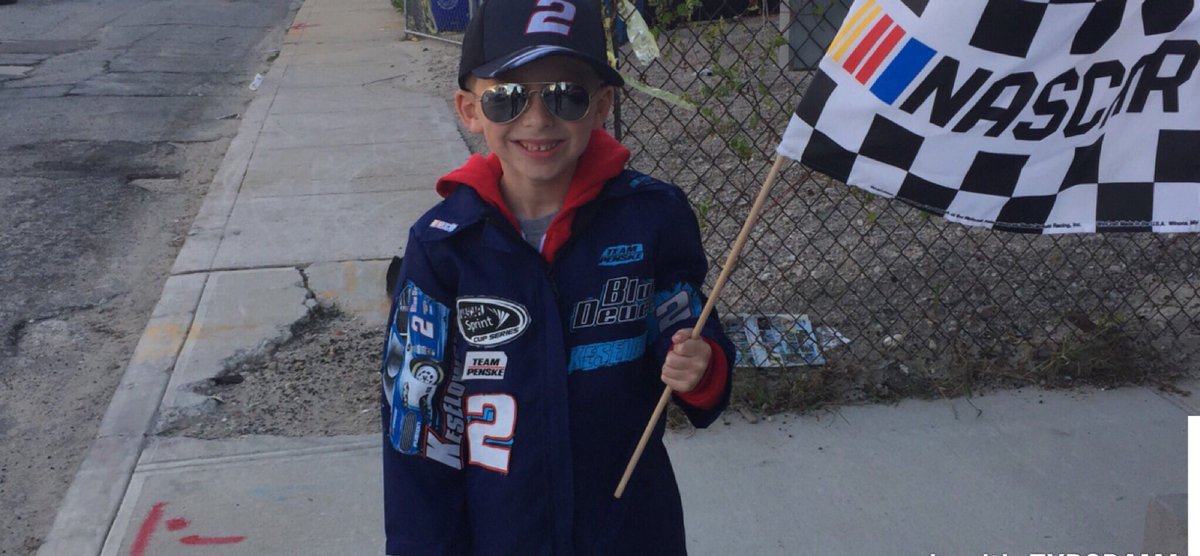 traceyleightkd's tweet image. #minibrad #bradsbiggestlittlefan #halloween17 @TeamBKR  @keselowski @Team_Penske