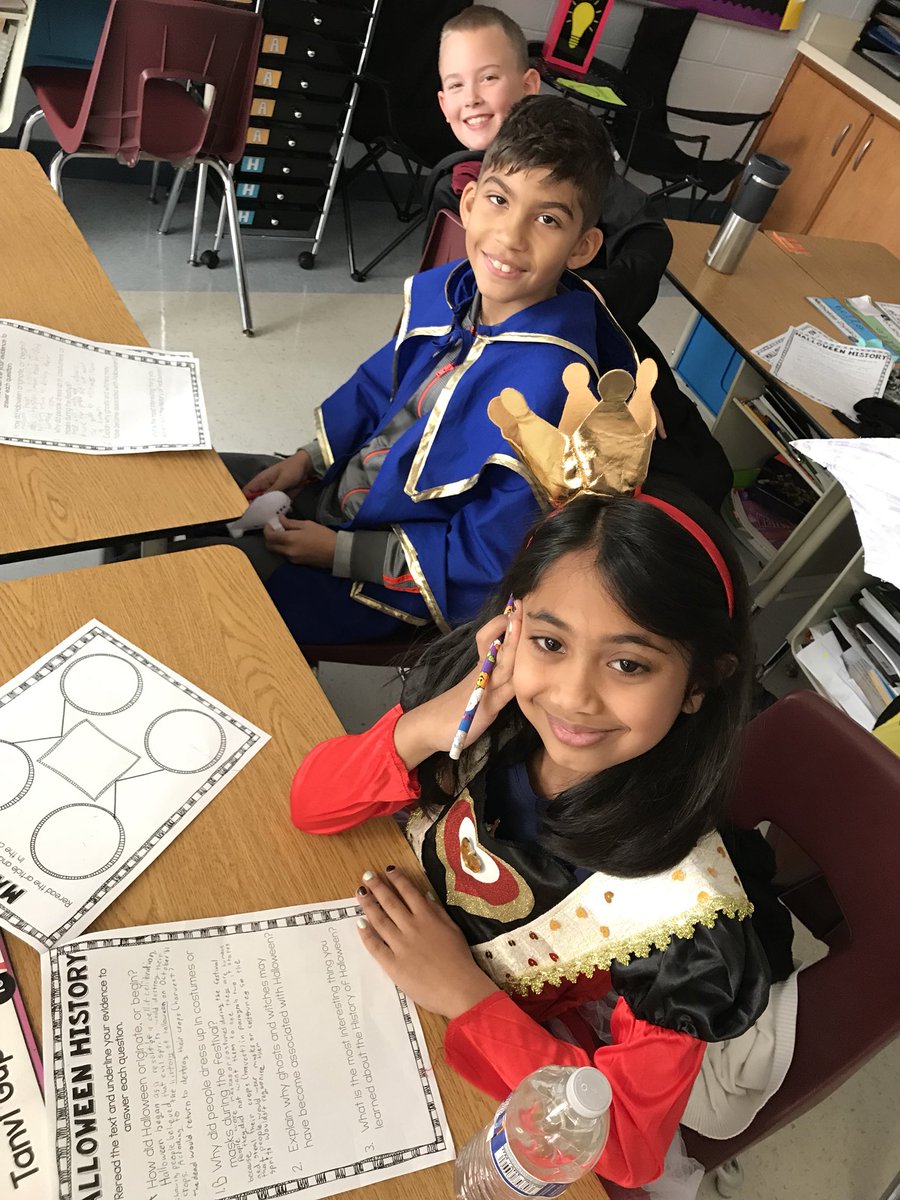 whaledonein4th's tweet image. Costumes, candy, and close reading!! Diving into the history of Halloween before our parade #bestyearever #textdetectives