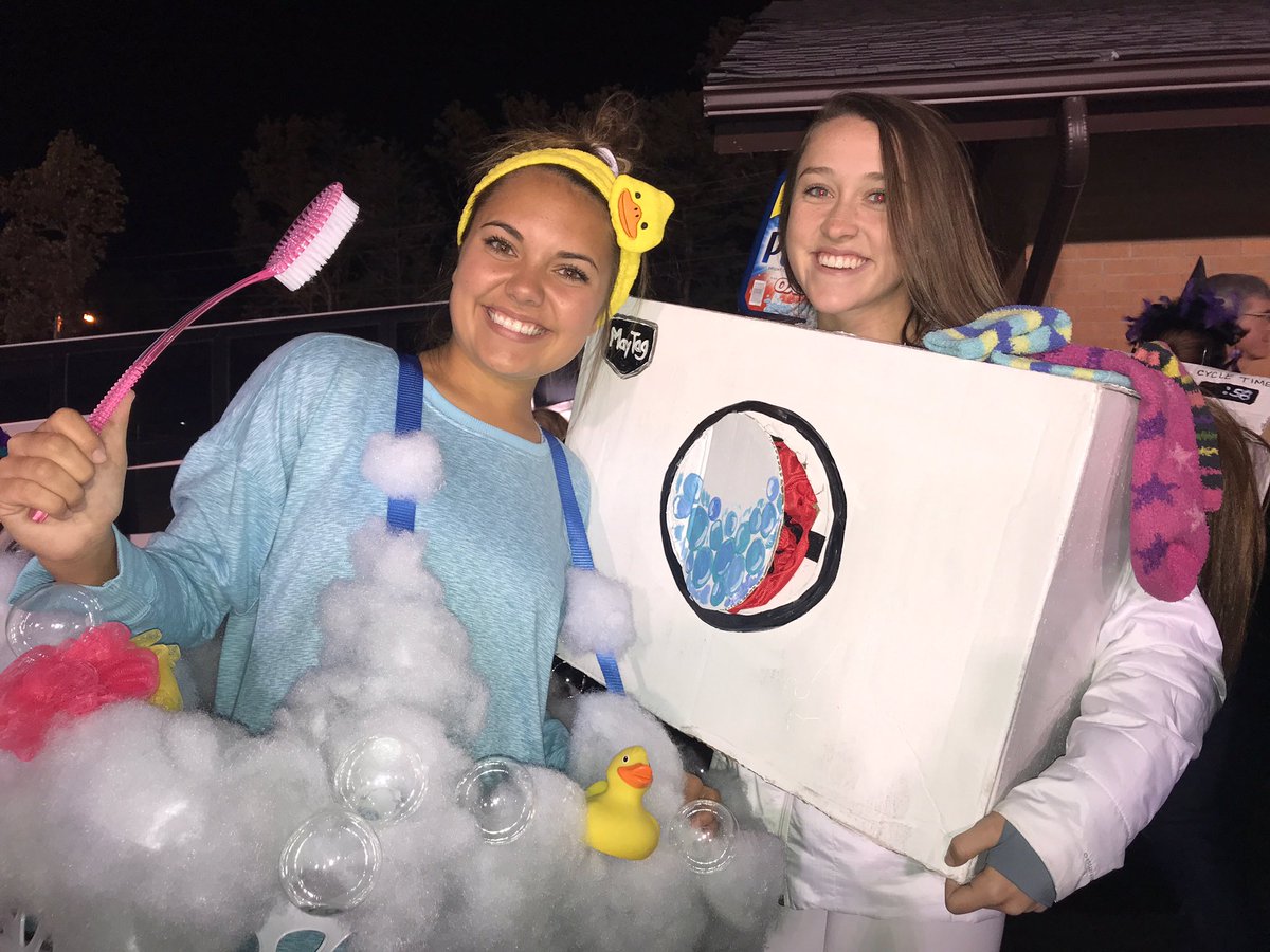 rbkburton's tweet image. Halloween with my boo's 👻🎃