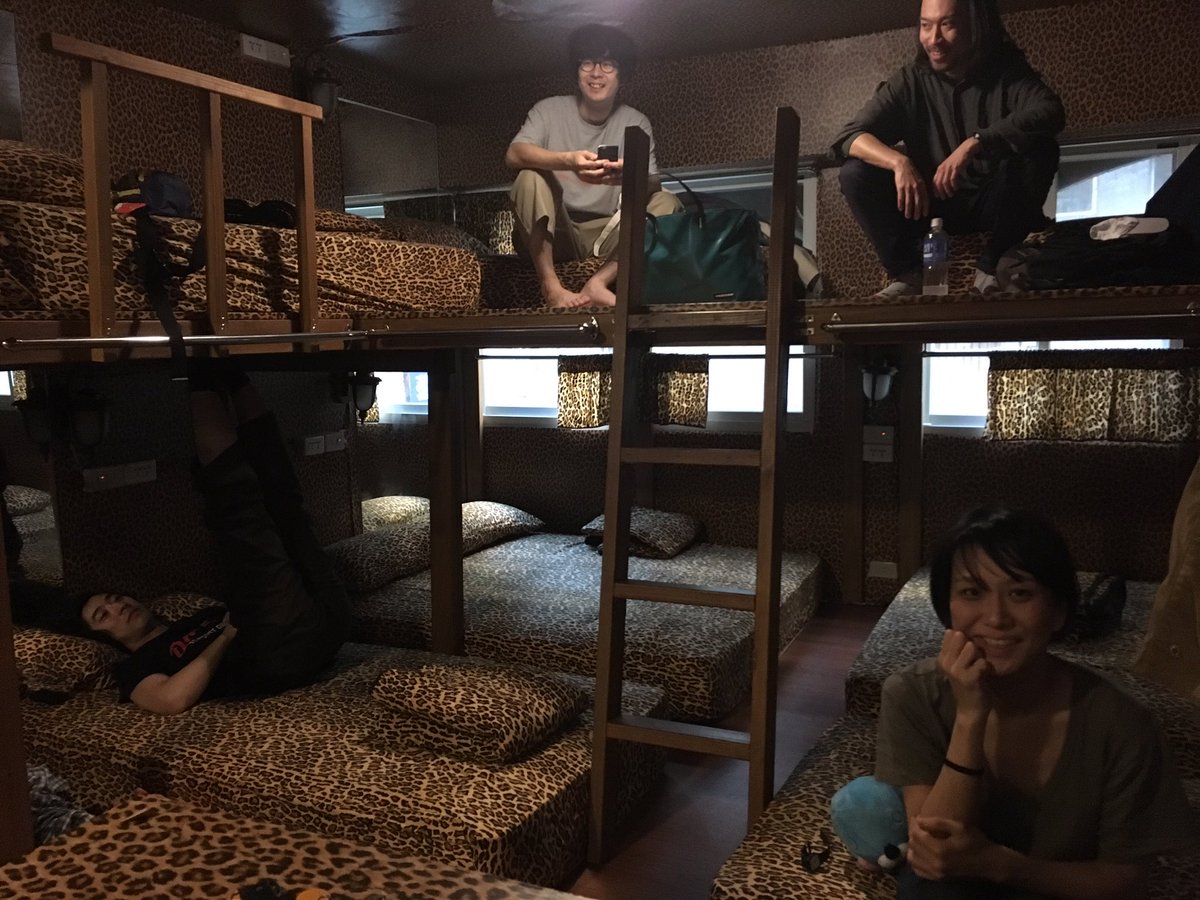 s_e_ntm's tweet photo. 今日の宿、目にうつる全てのことがヒョウでちょっと吐きそうになってるおれ https://t.co/hbYoyX01c1