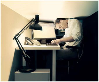 TheEdgeDesk's tweet photo. Confined to a small workspace? Try the #EdgeDesk today and work wherever you want! #OnTheEdge #KneelingDesk #TheEdgeDesk https://t.co/WWZCduiRZo