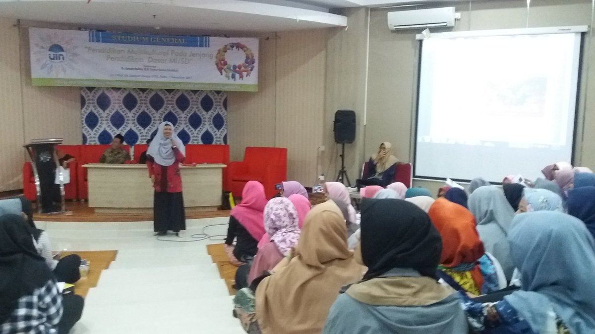 Studium General
"Pendidikan Multikultural pada Jenjang Pendidikan Dasar MI/ SD" bersama Dr. SutrisnoMuslim, M. Si.