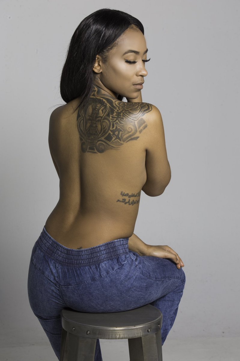 __OneMoment's tweet photo. Model: https://t.co/ct7MwERdya
Photographer: @_John_West
Studio: @Union206
#OneMomentInTimeENT #DMVPhotographer #Union206 #Model https://t.co/p5RcQmtacS
