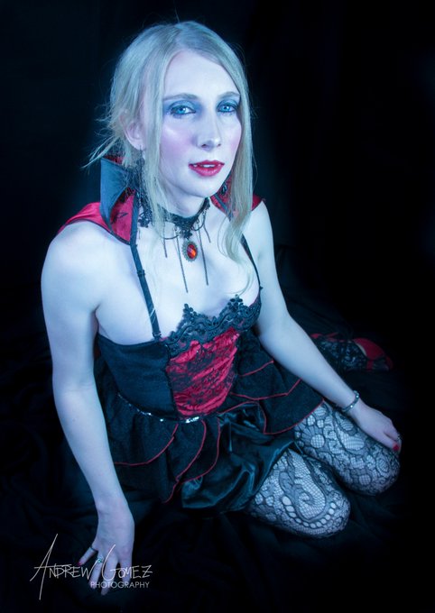 Happy Oct 31! Only a Vampire can love you forever! Much love to @groobydotcom and to @drewgomezphotos<a href="/tag/groobyghouls"class="tags"><span>#groobyghouls</span></a>