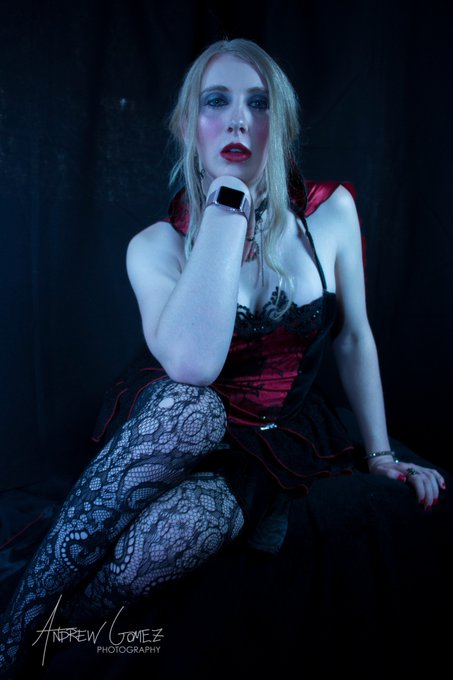 Happy Oct 31! Only a Vampire can love you forever! Much love to @groobydotcom and to @drewgomezphotos<a href="/tag/groobyghouls"class="tags"><span>#groobyghouls</span></a>