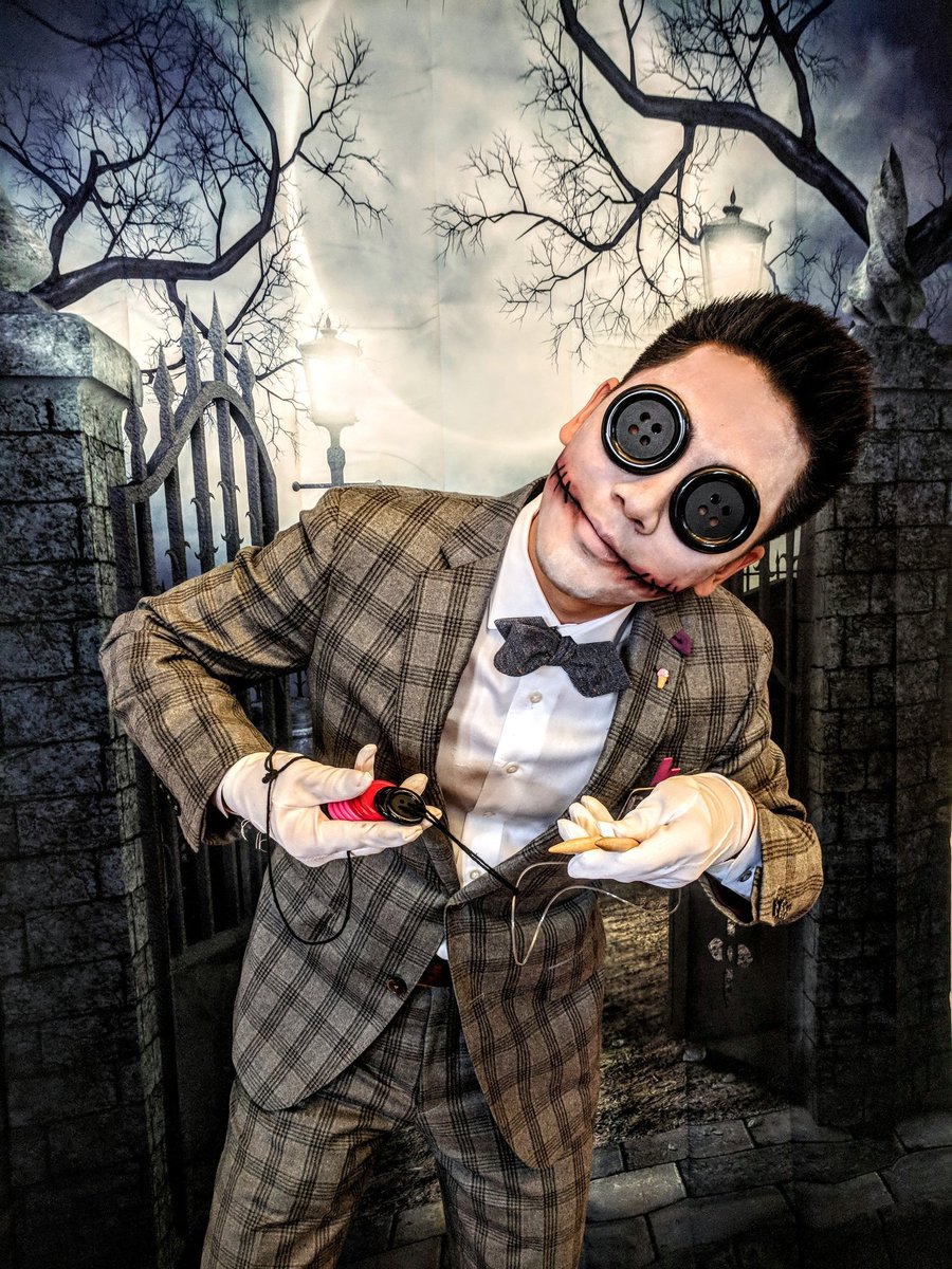 hiBrianLee's tweet photo. The other Brian — Coraline inspired #HappyHalloween2017 https://t.co/zX4MKnqyBB