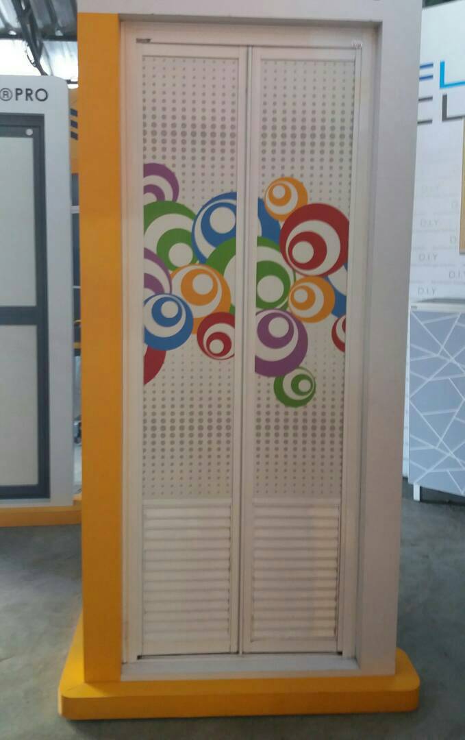 FlushrushMy's tweet photo. Pintu tandas lipat (bi fold) RM450 siap pasang. Agen diperlukan. KL. Tel 0136407200 https://t.co/6cp2lofvHw