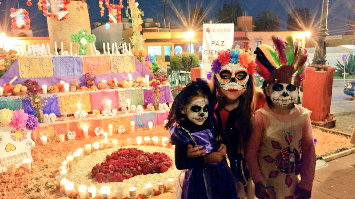 GabsBringas's tweet image. Esta noche, inauguramos la Ofrenda Monumental, los invito a visitarla en familia, vivamos nuestras tradiciones.