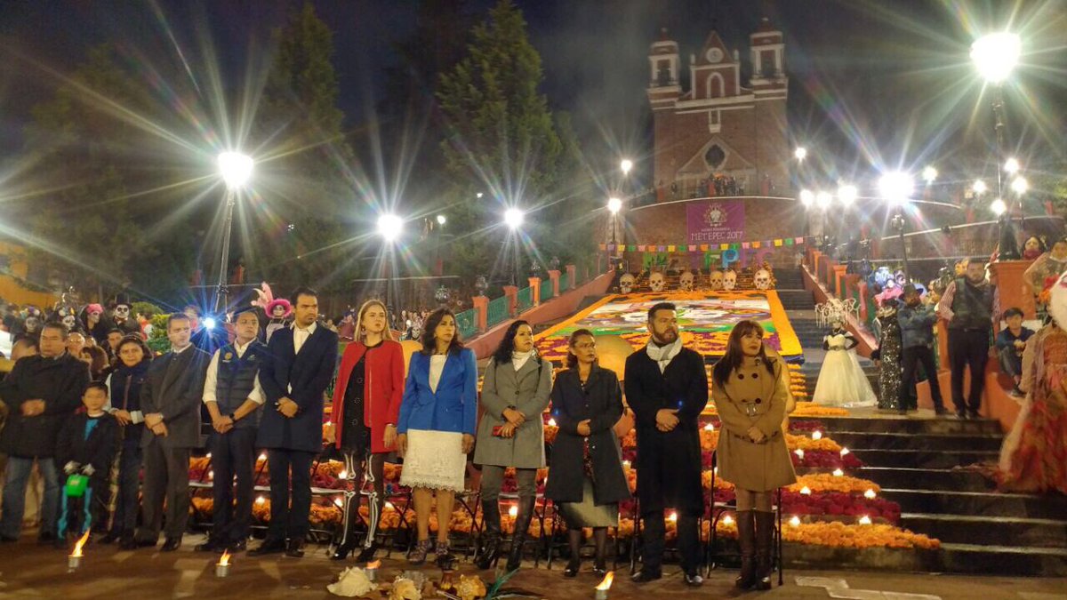 GabsBringas's tweet image. Esta noche, inauguramos la Ofrenda Monumental, los invito a visitarla en familia, vivamos nuestras tradiciones.